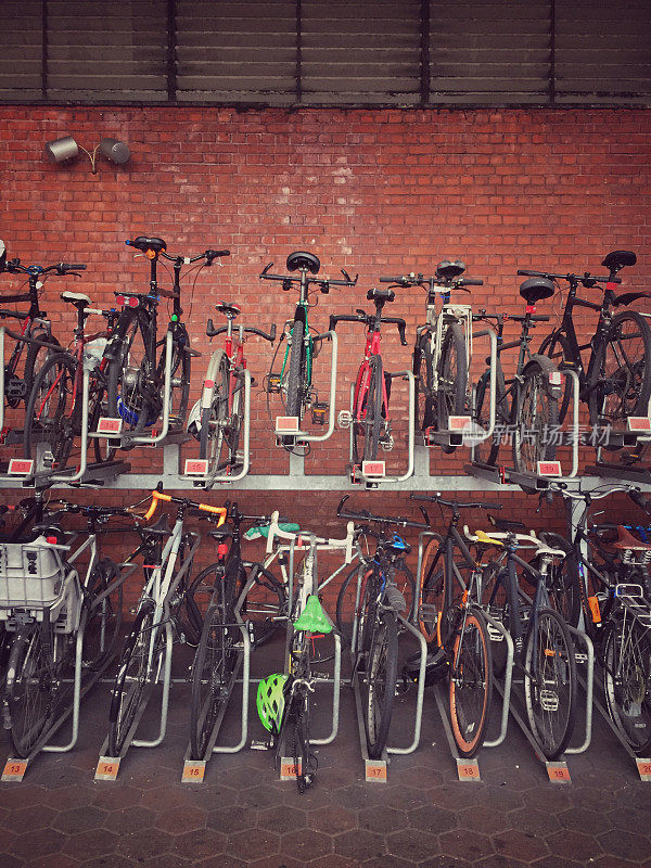 伦敦的自行车车库