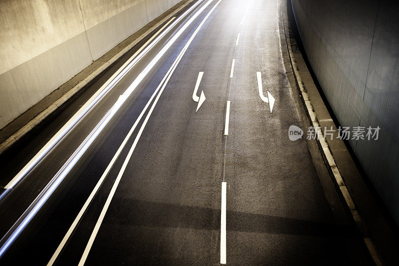 街道，道路标记和运动模糊