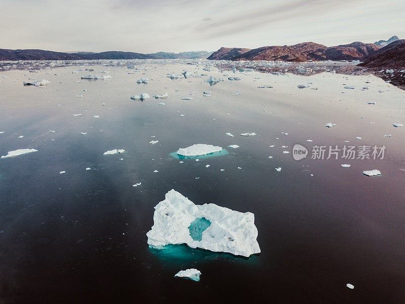 东格陵兰的航海探险