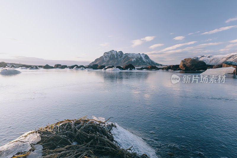 挪威北部Vesteralen群岛的冰雪景观