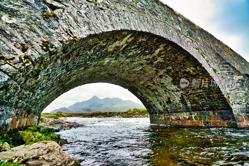 斯莱加坎旧桥-苏格兰斯凯岛