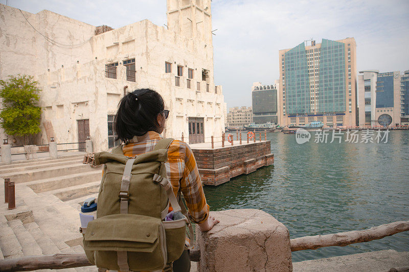 亚洲女人在迪拜旅行，阿拉伯联合酋长国