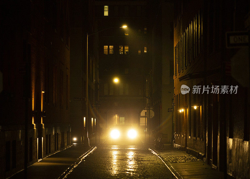 多雨的城市街道