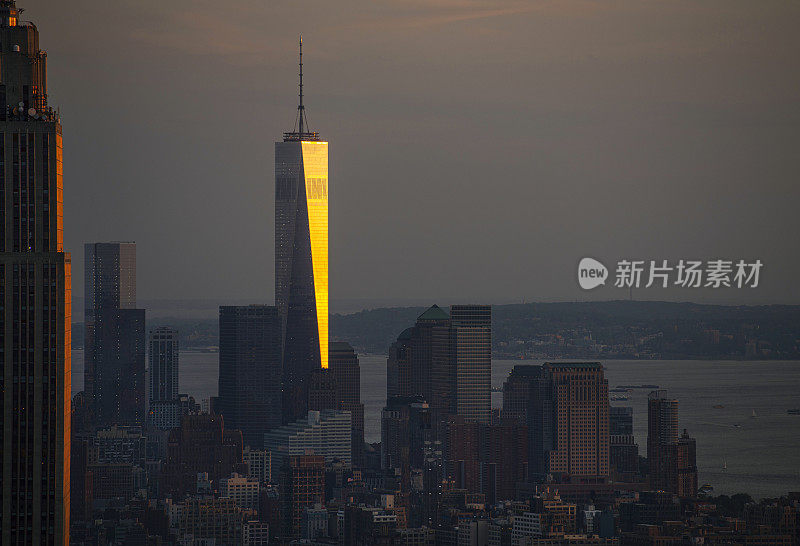 日落时分，纽约世贸中心一号大楼