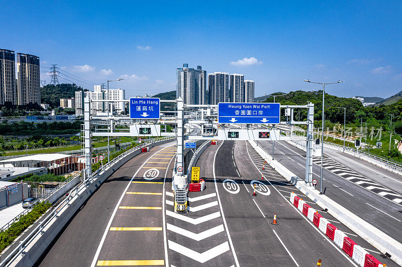 香港香园围公路的无人机照片