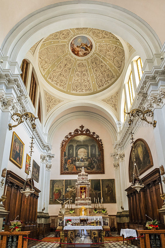 皮耶韦迪卡多雷，圣玛丽亚纳森特教堂（意大利威尼托）