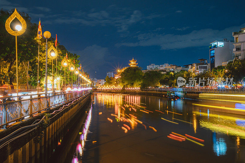 佛华塔是胡志明市最美丽的佛塔之一，人们经常在节日或卫塞节来这里投灯笼。
