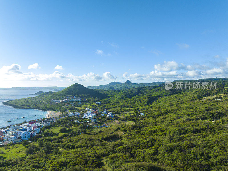 台湾恒春半岛垦丁公园的大尖石山和海景