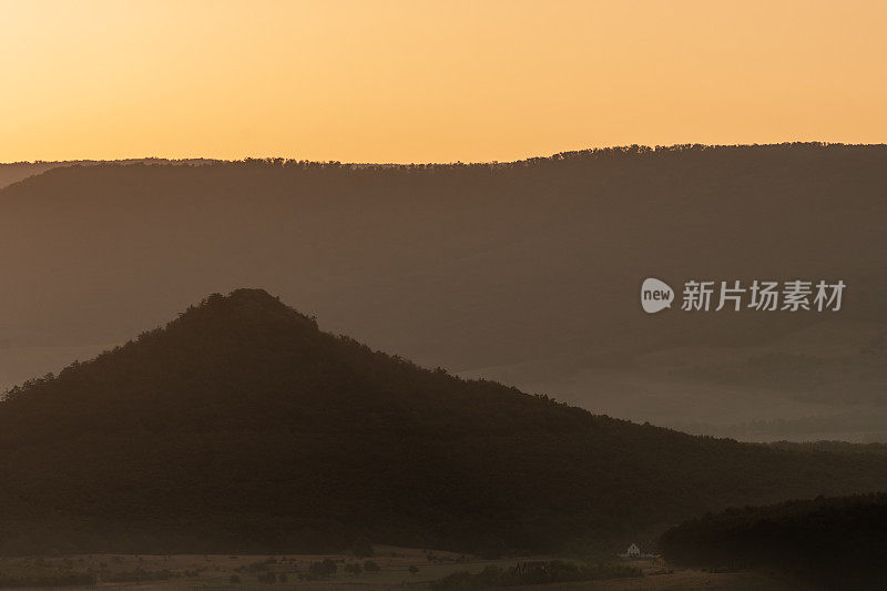 巴拉顿高地的日出