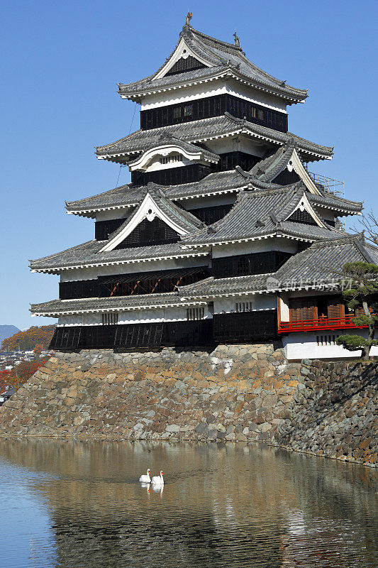 11月:国家宝藏松本城堡，日本，长野县，松本，长野县