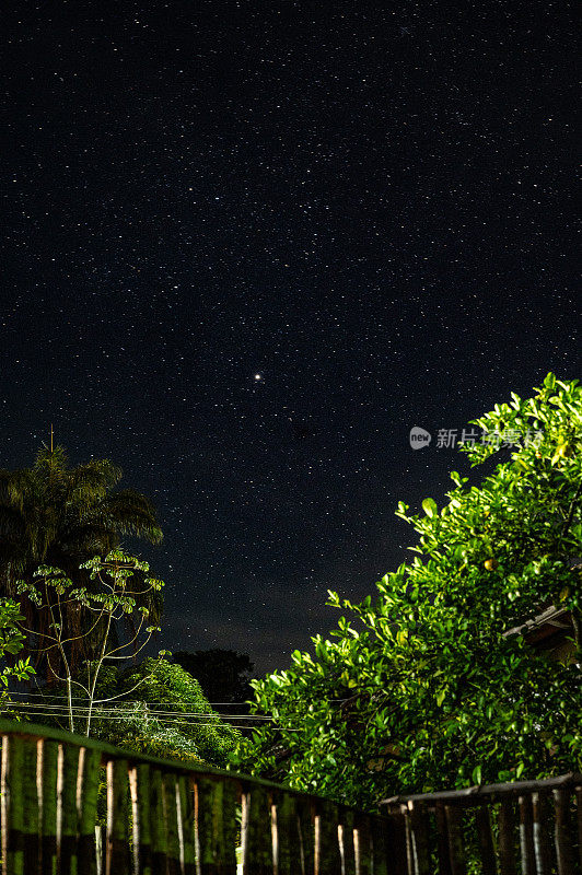 米纳斯吉拉斯州蒂拉滕特斯的星空