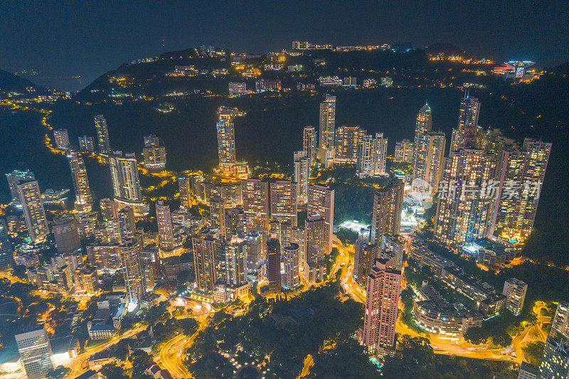 鸟瞰图的香港城市天际线和维多利亚港日落在中国