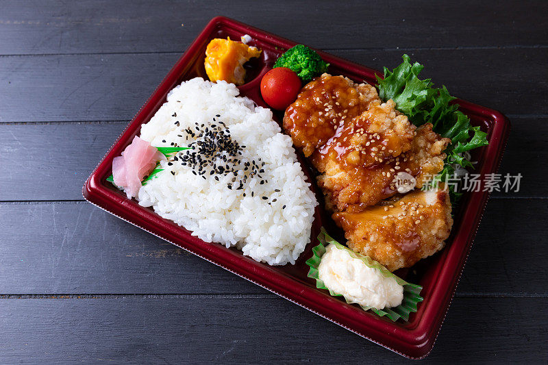 宫崎骏风格南板鸡饭便当