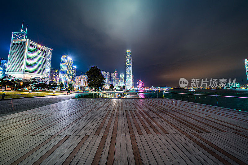观赏香港市区夜景
