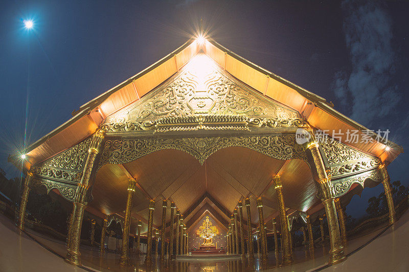 在泰国乌汶府的诗琳通神庙