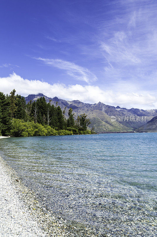 新西兰南岛昆斯敦的瓦纳卡湖