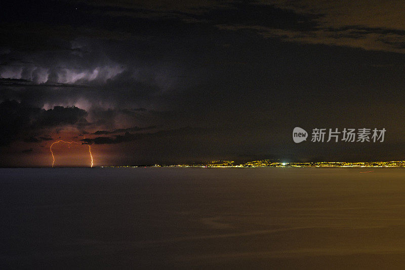 海上闪电