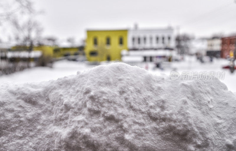 城市雪堆