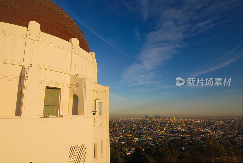 格里菲斯公园天文台和洛杉矶市中心的天际线