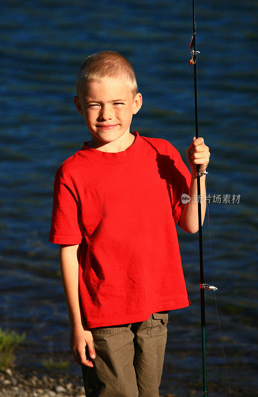 快乐男孩钓鱼