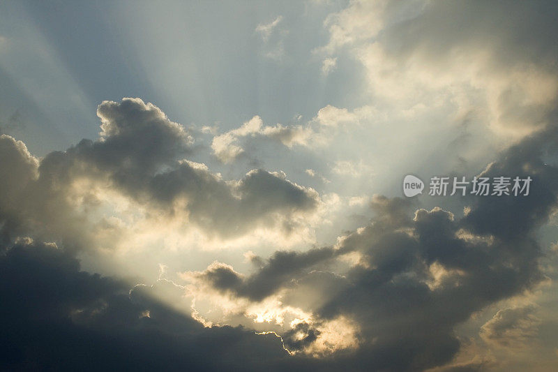 暴风雨后的Cloudscape