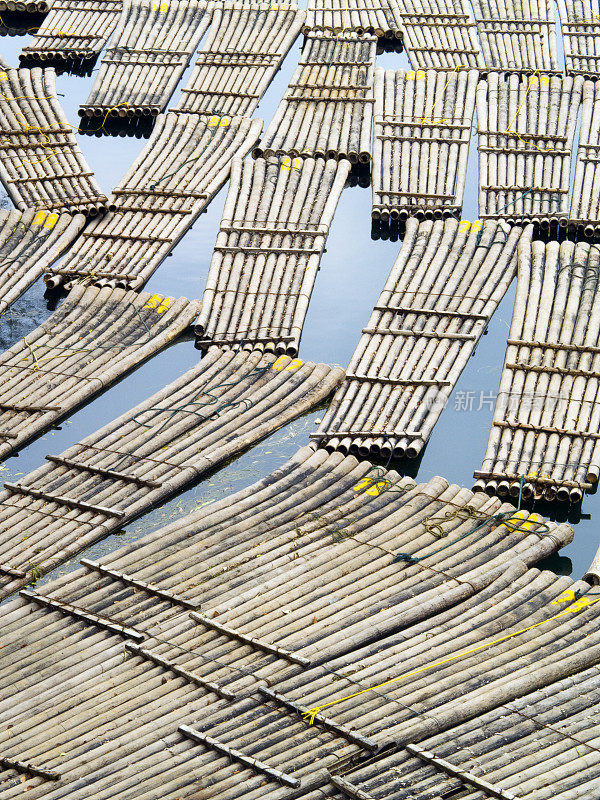 漓江上的竹筏