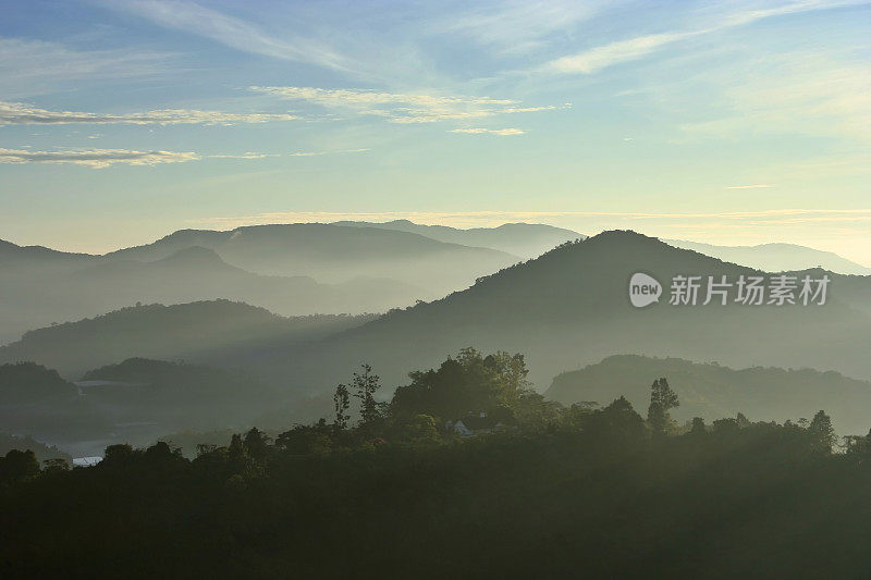 马来西亚卡梅隆高地的日出