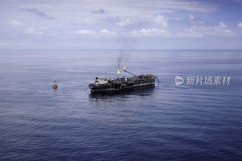海中旧FPSO石油钻井平台鸟瞰图