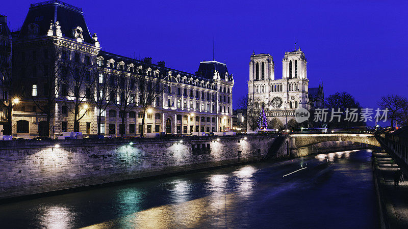 塞纳河和巴黎圣母院。