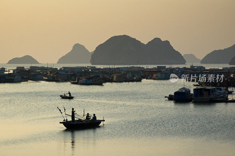 越南下龙湾吉巴岛的日落