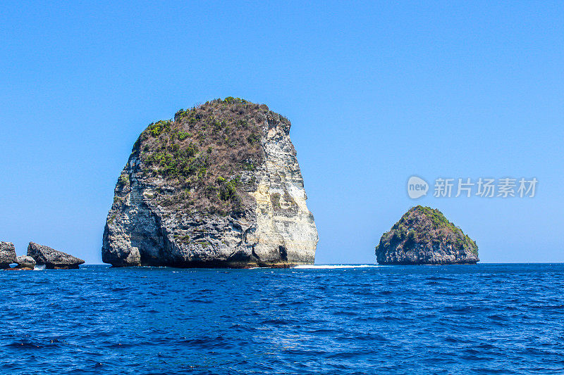 巴厘岛海岸，靠近努萨二号和乌鲁瓦图