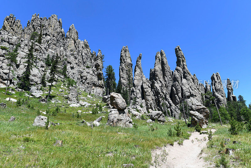 大教堂尖顶，布莱克山，美国南达科他州