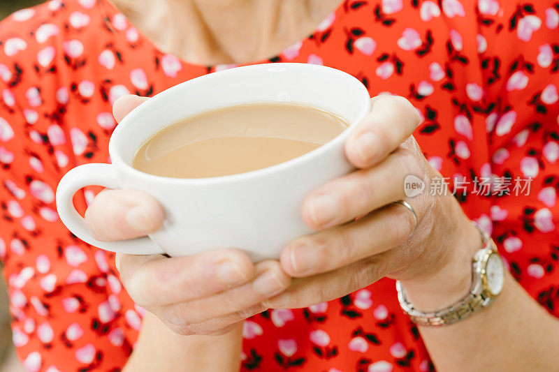 夏日下午一杯茶