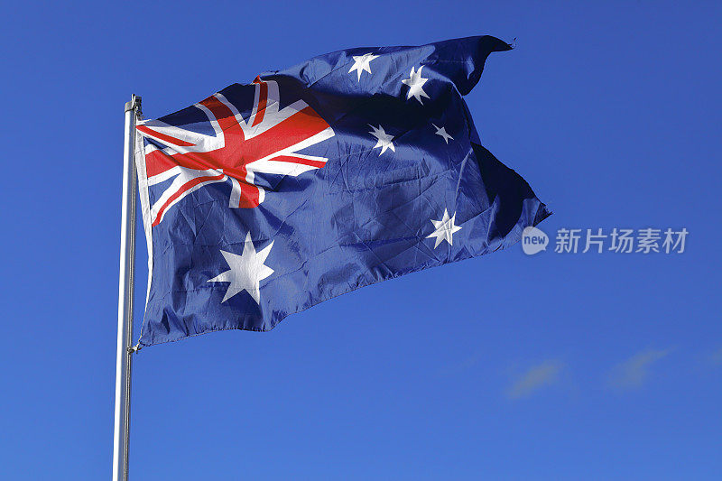 澳大利亚旗吹蓝色特写户外红星白色