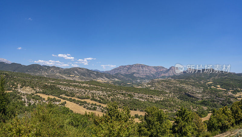 西班牙韦斯卡阿拉贡Ribagorza地区山脉的全景