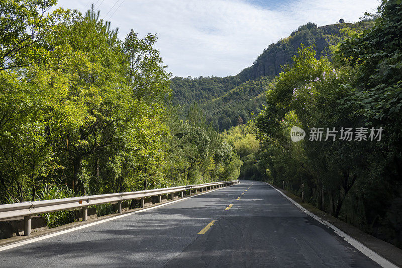 中国浙江山区的空路