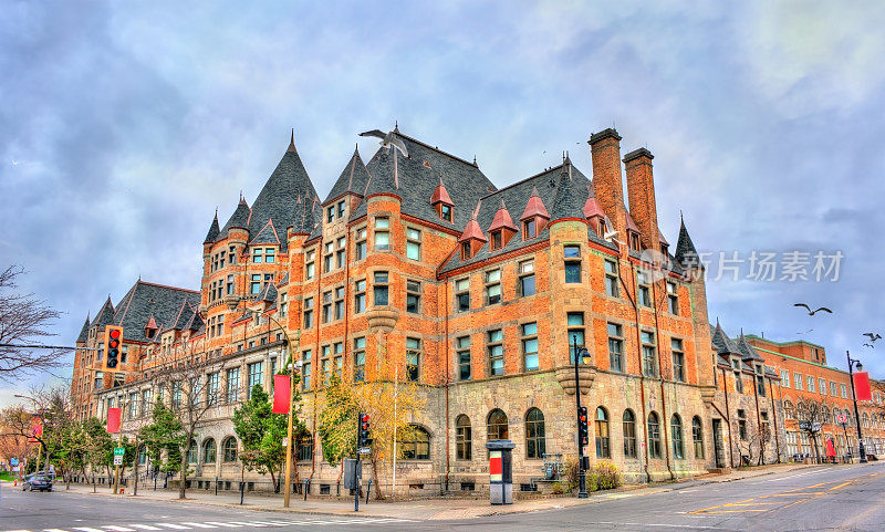 维格尔广场，一个历史悠久的酒店和火车站在蒙特利尔-魁北克，加拿大