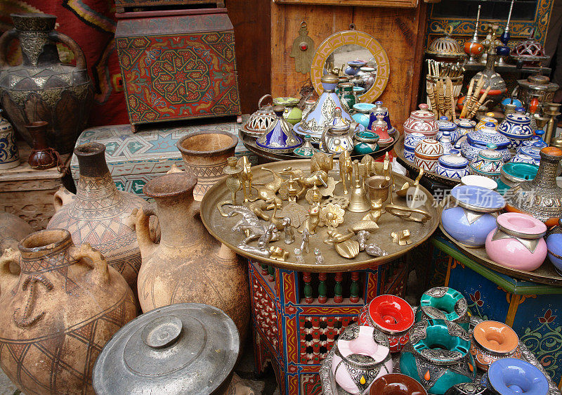 摩洛哥集市上的各种纪念品