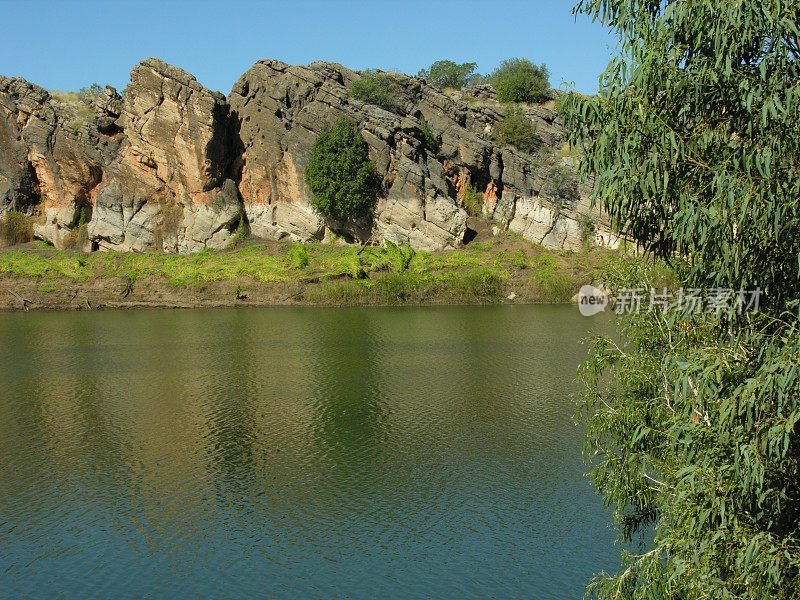 砂岩河峡谷