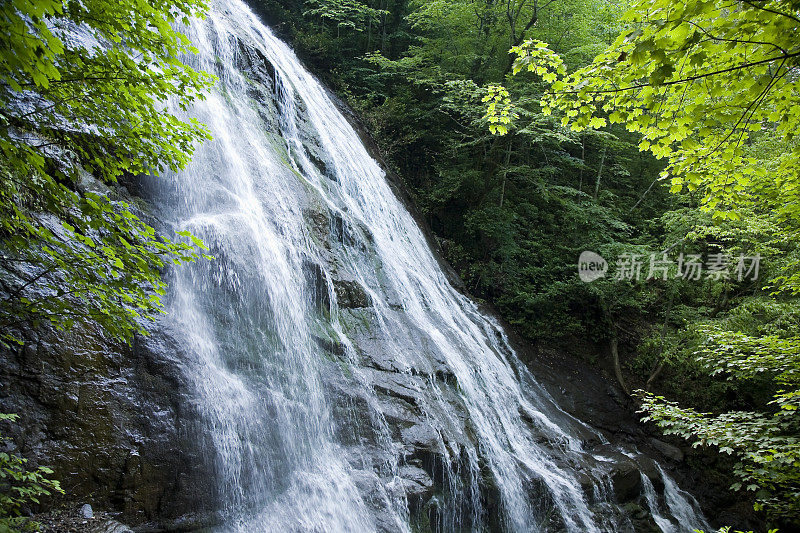 下降的水