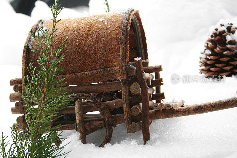 雪地里的木车