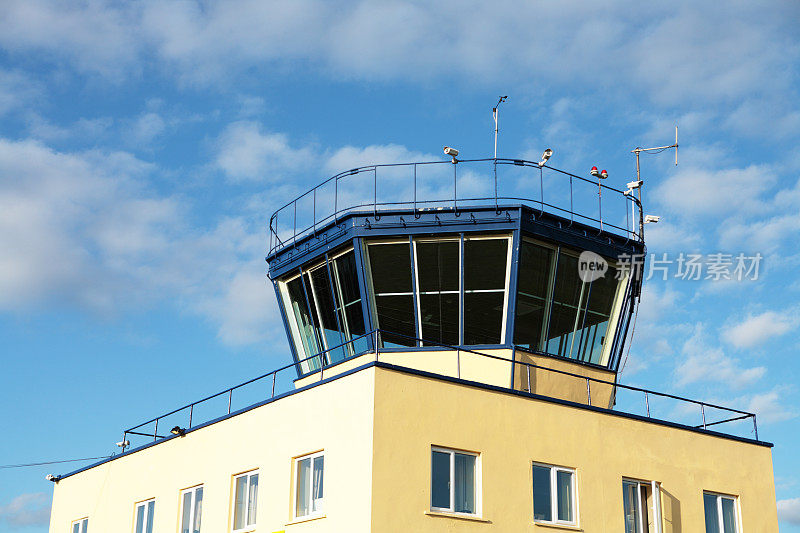 当地机场空中交通管制塔台