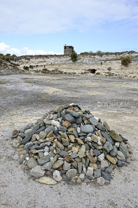罗本岛囚犯放置的纪念石
