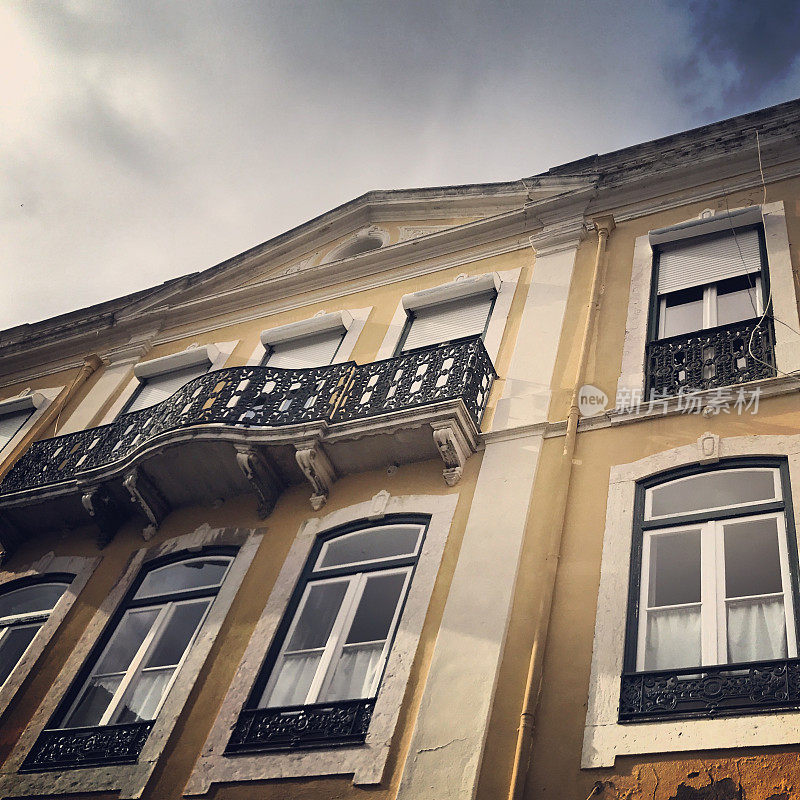 葡萄牙里斯本的老建筑立面