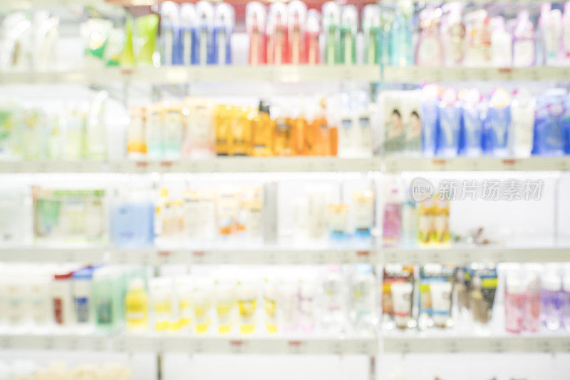 购物中心的洗发水瓶子，模糊摄影