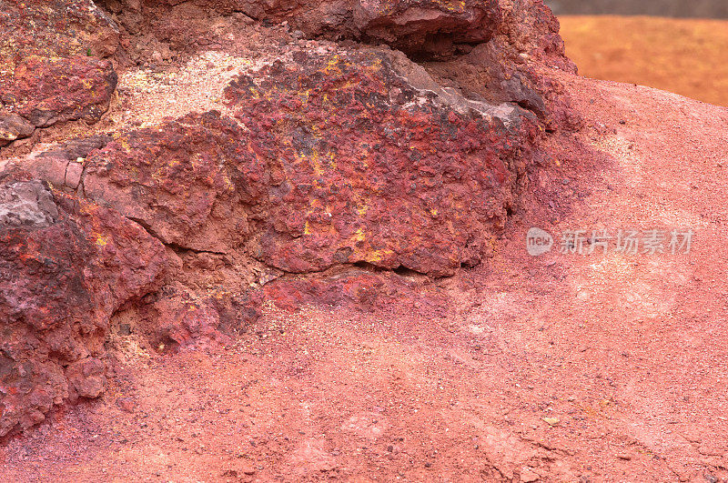 铝土矿，地表原生风化铝土矿沉积岩