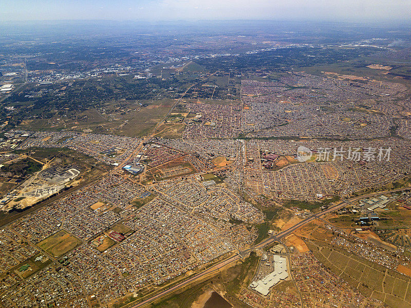 南非约翰内斯堡附近的非正式城镇鸟瞰图