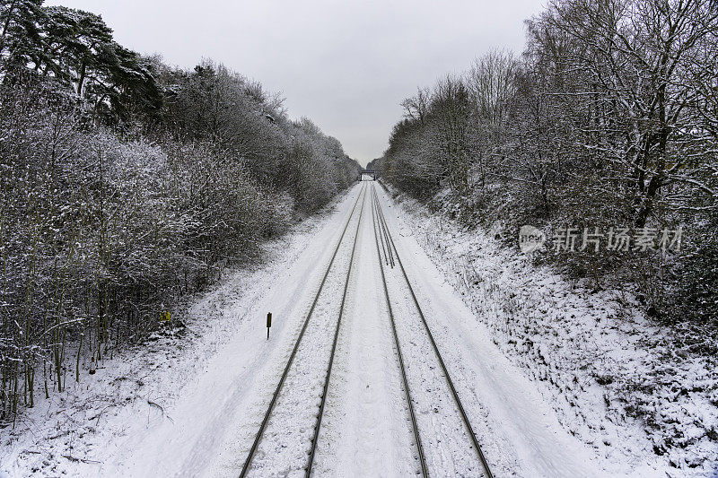 《冬天的雪和英国铁路》