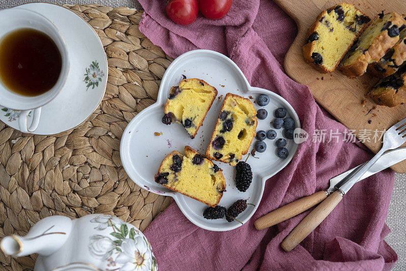 自制蓝莓蛋糕和下午茶