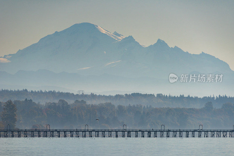 白岩码头在白岩，不列颠哥伦比亚省